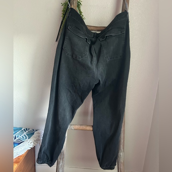 PAIGE Mayslie Black Jogger Jeans Sz 33 - Picture 3 of 5